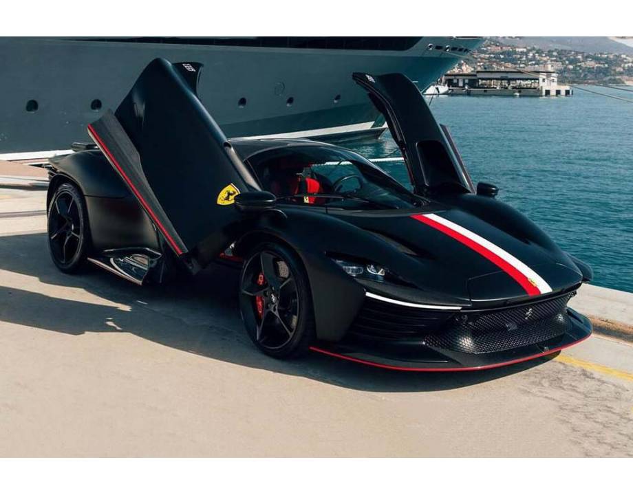 Ferrari Daytona SP3 Serie...