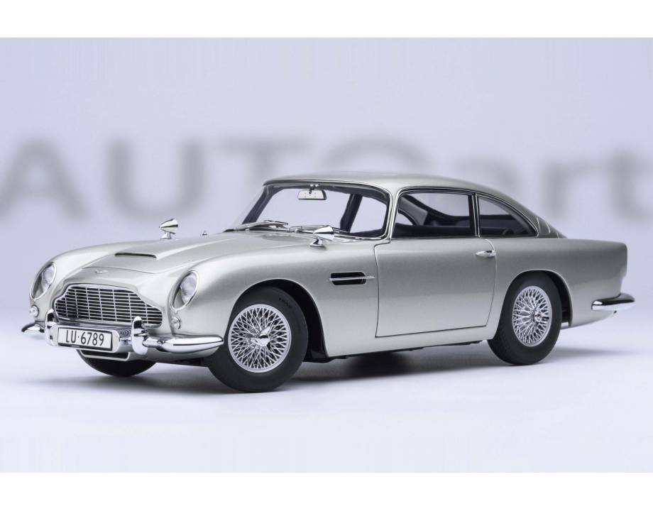 Aston Martin DB5 007 James...