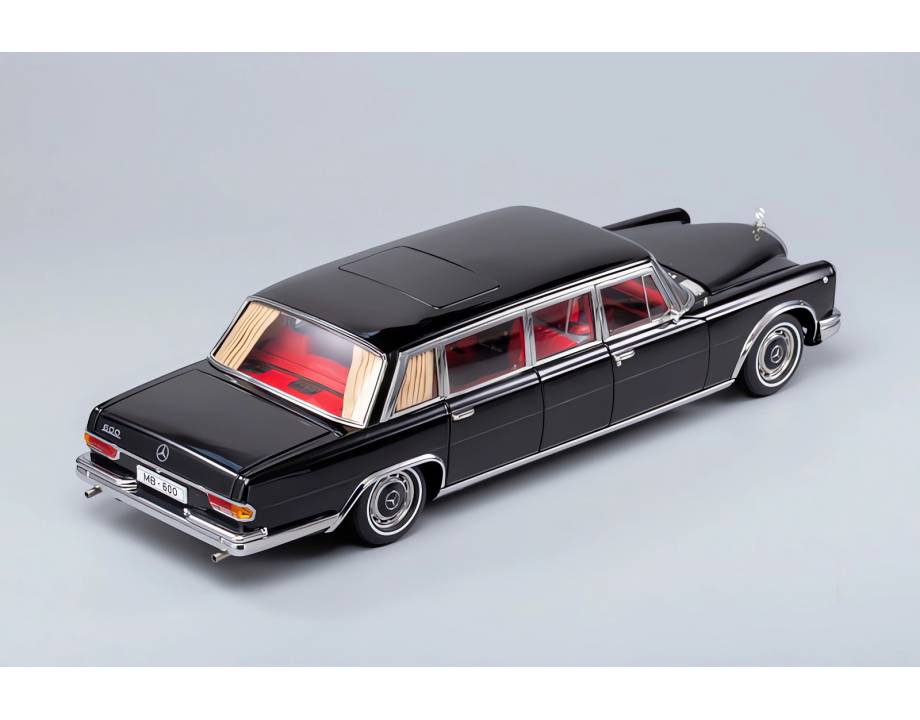 Mercedes-Benz 600 Pullman -...