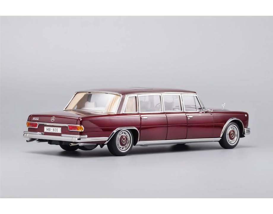 Mercedes-Benz 600 Pullman -...