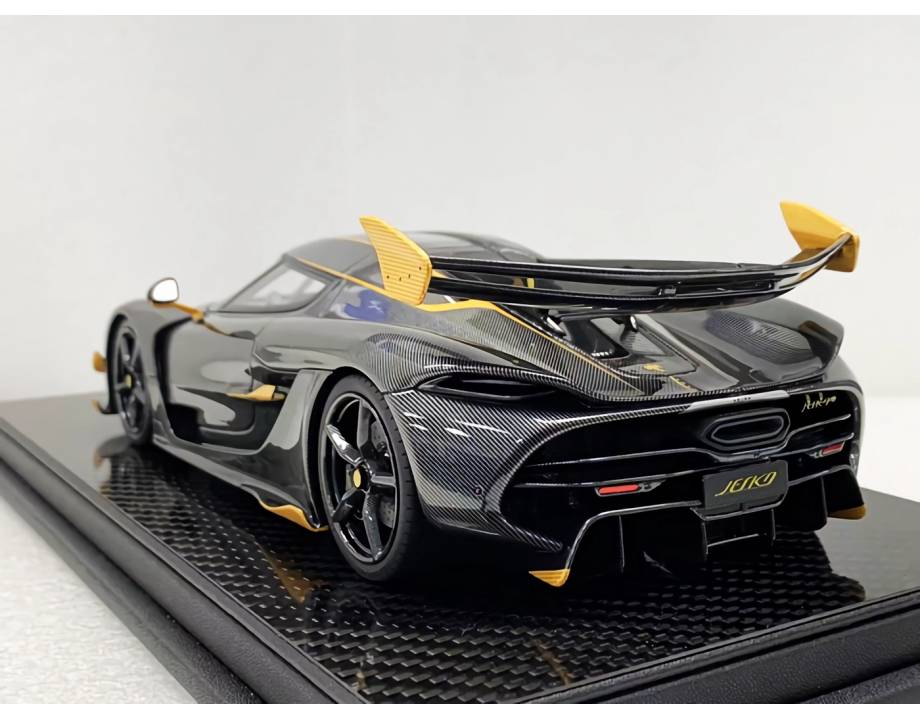 Koenigsegg Jesko Carbon Gold