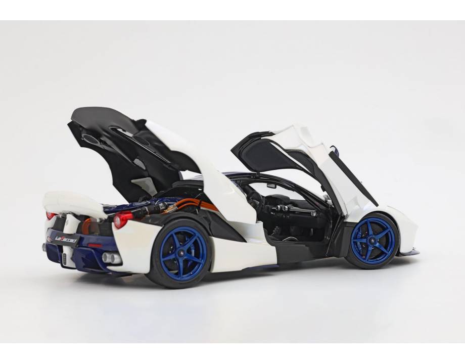 Ferrari LaFerrari Bianco...