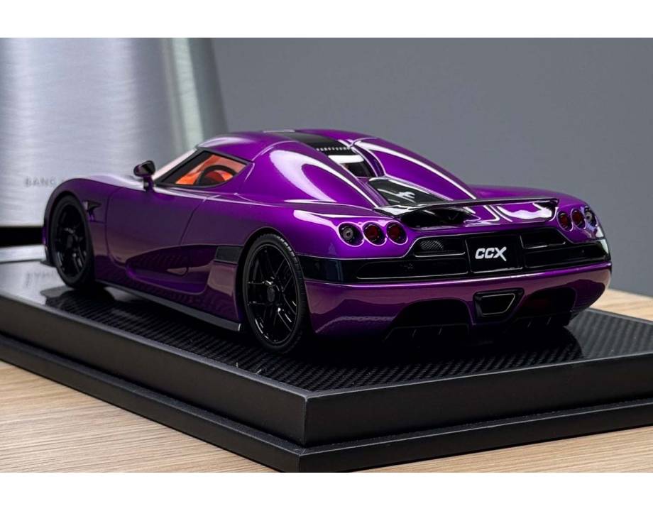 Koenigsegg CCX Purple