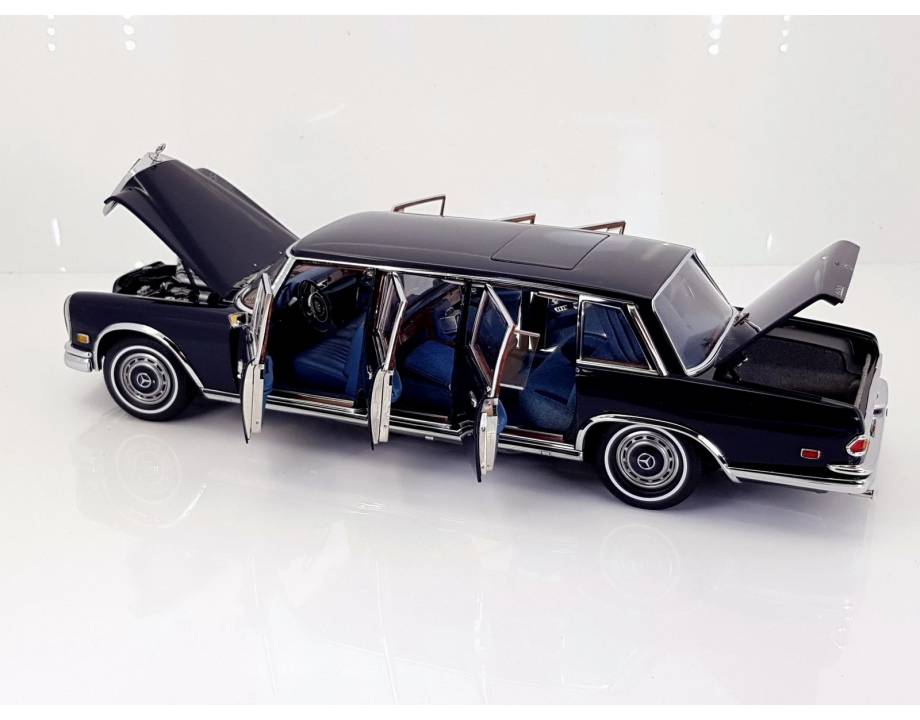 Mercedes-Benz 600 Pullman -...