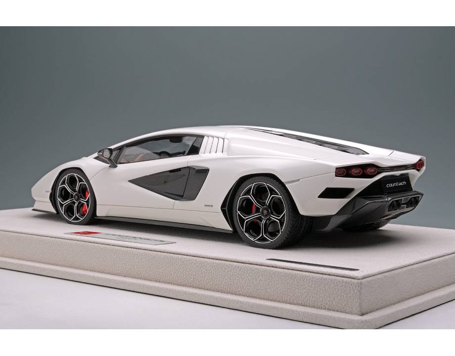 Lamborghini Countach LPI...