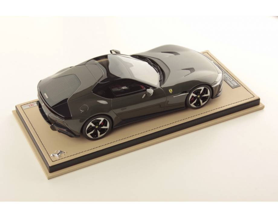 Ferrari 12 Cilindri Grigio...