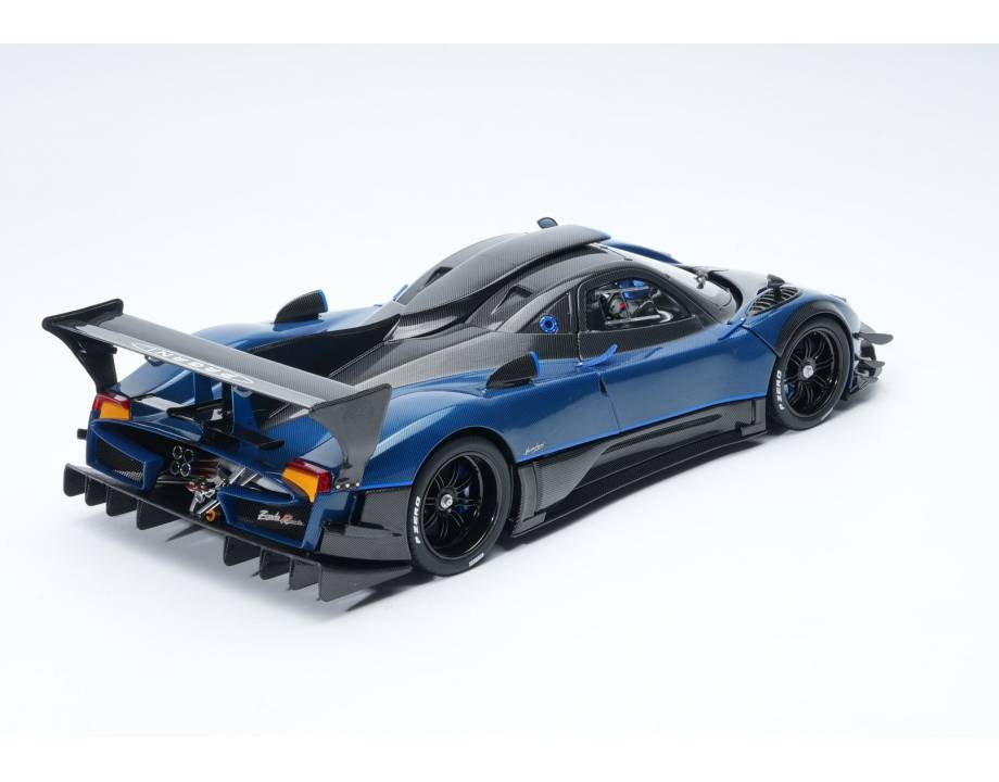 Pagani Zonda Revolucion -...
