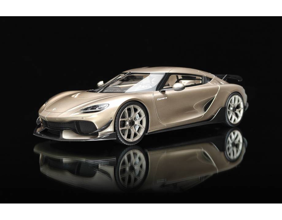 Koenigsegg Gemera Champagne