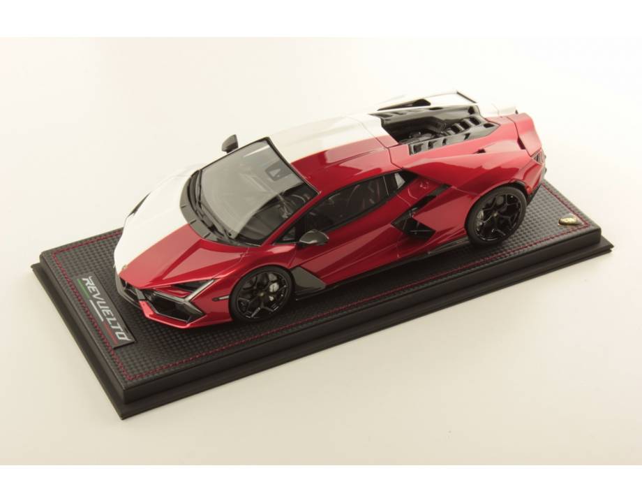 Lamborghini Revuelto...