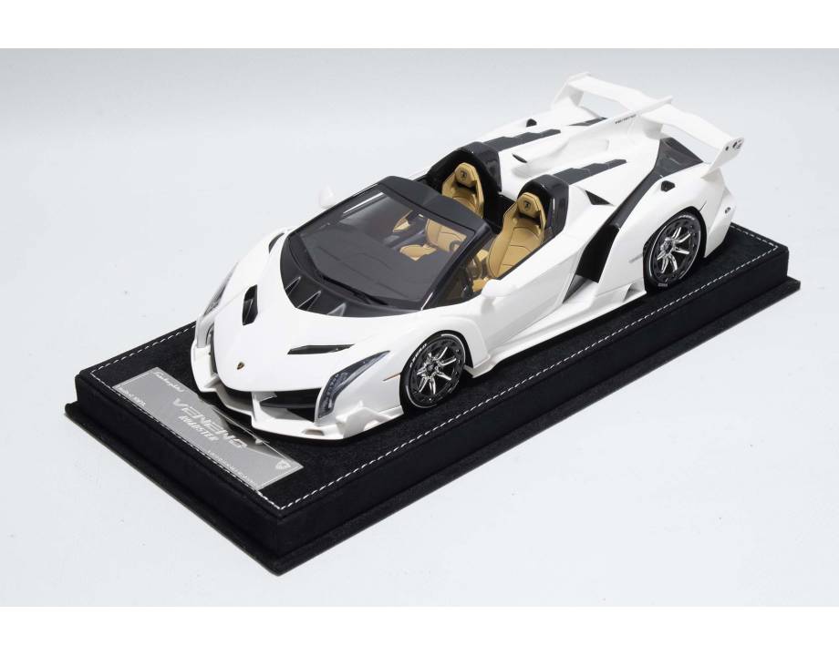 Lamborghini Veneno Roadster...