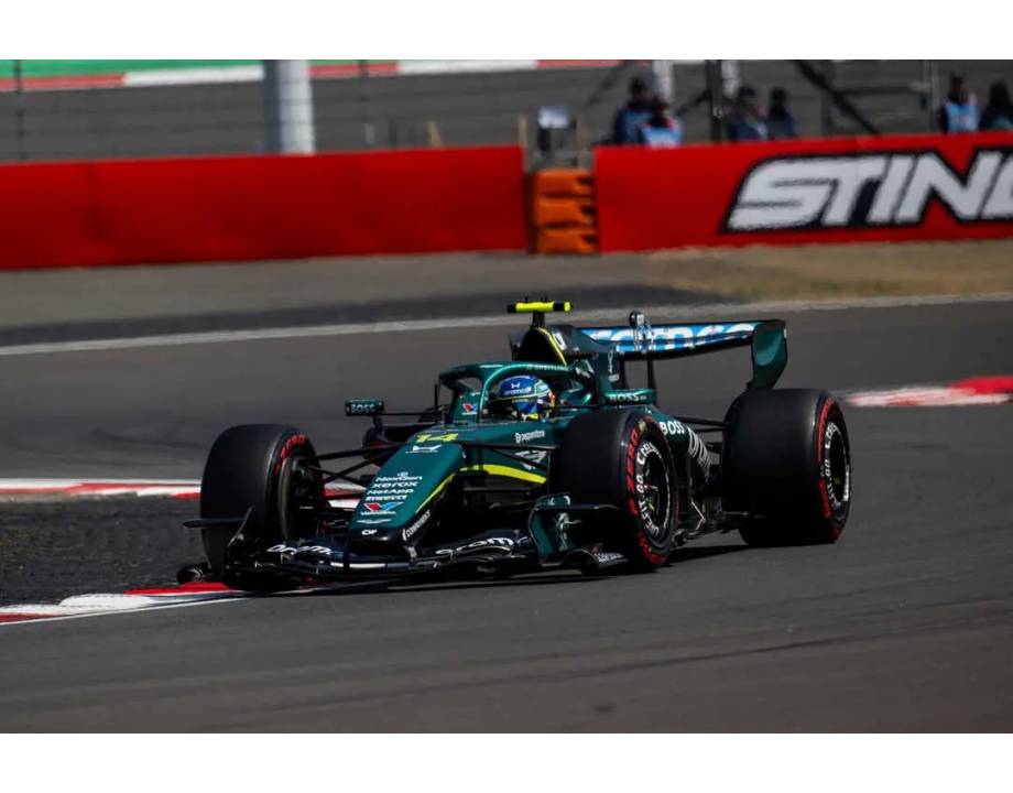 Aston Martin AMR26 #14 -...