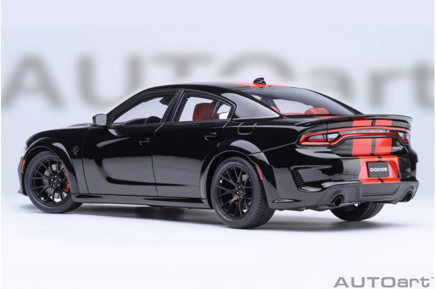 Dodge Charger SRT Hellcat...