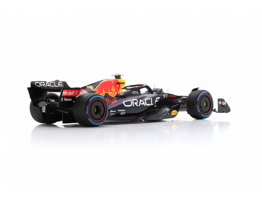 Red Bull Racing RB18 #11 -...